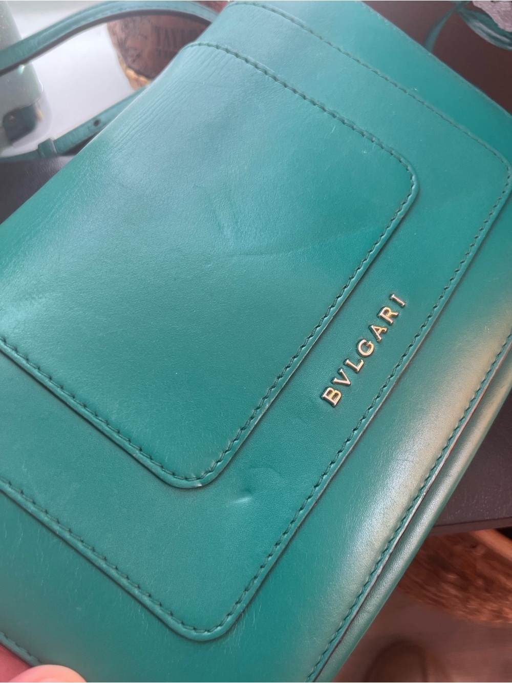 Elegant Green Leather Crossbody with BROKEN Gold Chain and Serpent Clasp - Picture 6 of 9